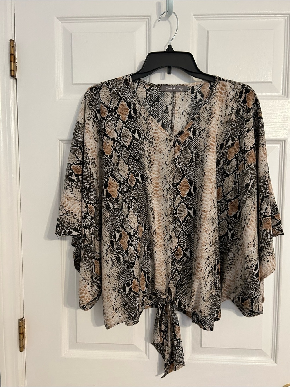 Pixi + Ivy Woman Snake Print Tie-Front V-Neck Top in Black and Tan